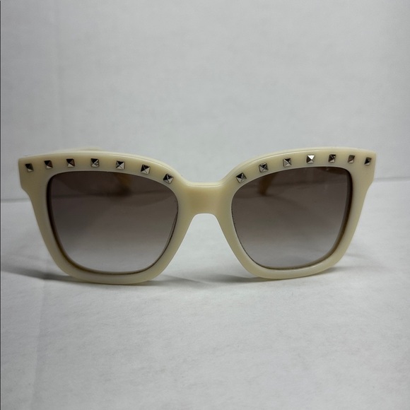 Valentino Garavani Rockstud Sunglasses Gradient Lenses Studded Glasses White